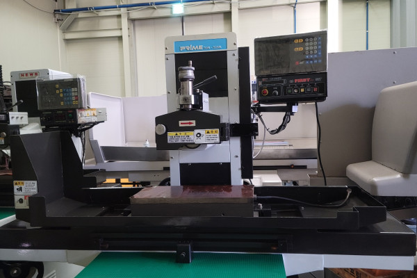 성형연삭기 TGM-525M